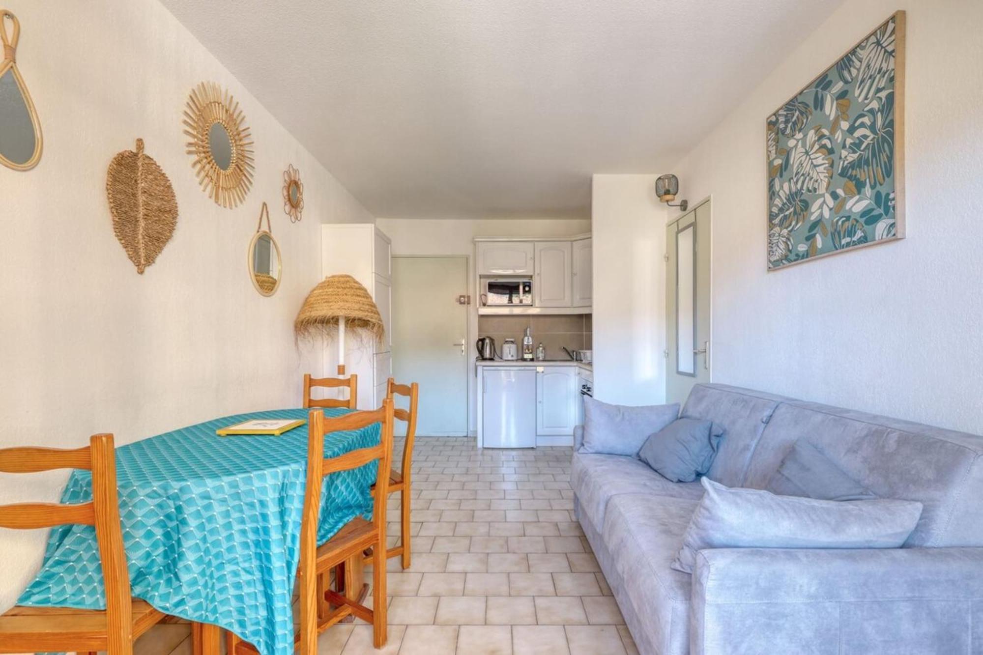 Apartment Lavandou - T2 In The Center - 200 M From The Sea
